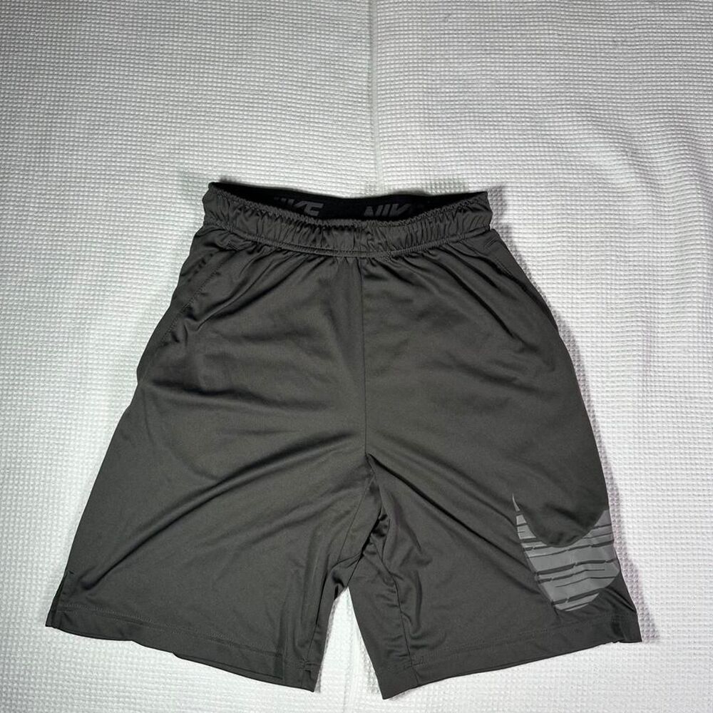 Nike Men's Black and Grey Shorts